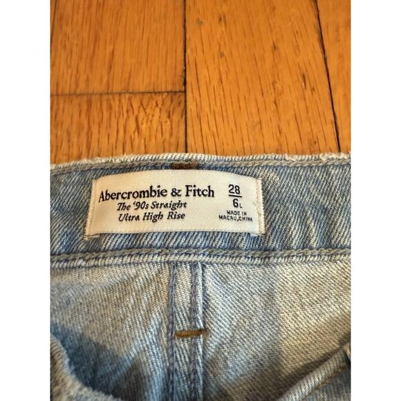 Abercrombie Fitch 90s Straight Ultra High Rise Size US 28 / 6 L Light Wash New - Picture 7 of 10